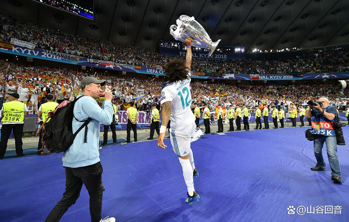 包含西亚卡姆在西班牙队比赛中战术调整,势不可挡引发热议!的词条 包含西亚卡姆在西班牙队比赛中战术调整,势不可挡引发热议!的词条